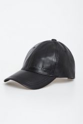 Czapka damska ekosóra ARMANI EXCHANGE. Czapki damskie Armani Exchange, bez wzorów. W wyprzedaży za 227.40 zł.