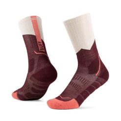 Skarpetki Buff MERINO MW CREW SOCKS MWC1 WINE. Fioletowe skarpetki damskie Buff, bez wzorów, z elastanu. Za 139.90 zł.
