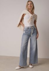 Niebieskie Jeansy z Bawełną o Szerokim Kroju z Wysokim Stanem i Sznurkowym Paskiem Ianaia. Niebieskie jeansy damskie Born2be, z podwyższonym stanem. Za 119.99 zł.