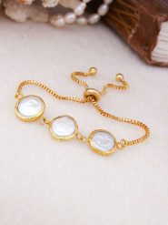 L'Atelier de Gaia Pozłacana bransoletka z elementami ozdobnymi rozmiar: onesize. Białe bransoletki damskie L'Atelier de Gaia, pozłacane. Za 69.99 zł.