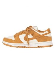 Nike Sneakersy "Dunk Low Next Nature" w kolorze kremowo-żółtym rozmiar: 42. Żółte obuwie sportowe damskie Nike, bez zapięcia. Za 356.61 zł.
