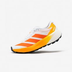 Buty do biegania w terenie damskie ADIDAS Terrex Agravic 4. Białe obuwie sportowe damskie Adidas, bez zapięcia, do biegania, Adidas Terrex. Za 599.99 zł.