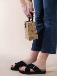 Sunbay Klapki "Iris" w kolorze czarnym rozmiar: 39. Czarne klapki damskie Sunbay, bez wzorów, z otwartym noskiem, bez obcasa, na platformie, bez zapięcia. Za 46.95 zł.