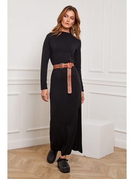 Joséfine Sukienka dzianinowa "Analog" w kolorze czarnym rozmiar: XL. Czarne sukienki damskie Joséfine, bez wzorów, z dzianiny, bez ramiączek. Za 130.99 zł.