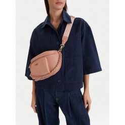 Torebka MEXX. Czerwone listonoszki damskie Mexx, bez wzorów, bez dodatków. Za 169.99 zł.