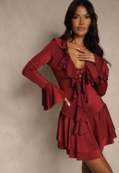 Bordowa Sukienka o Taliowanym Kroju z Falbanami Tiseania. Czerwone sukienki damskie Renee, bez wzorów, klasyczne, bez ramiączek. Za 149.99 zł.