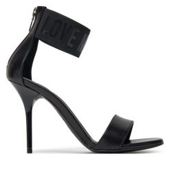 Sandały LOVE MOSCHINO. Czarne sandały damskie Love Moschino, bez wzorów, bez obcasa, na szpilce, bez zapięcia. Za 869.99 zł.
