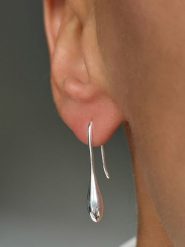 DI GIORGIO Srebrne kolczyki rozmiar: onesize. Szare kolczyki damskie DI GIORGIO, srebrne. Za 197.17 zł.