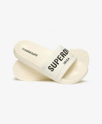 Superdry City Luxe Pool Klapki z Wyściełanym Paskiem – OFF WHITE. Białe klapki damskie Superdry, bez wzorów, z poliesteru, bez obcasa, bez zapięcia. Za 87.60 zł.