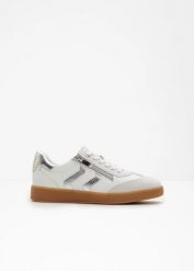 Sneakersy marki Marco Tozzi w stylu retro. Białe obuwie sportowe treningowe bonprix. Za 129.99 zł.