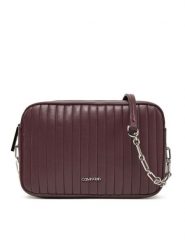 Calvin Klein Torebka K60K613078 Bordowy. Czerwone listonoszki damskie Calvin Klein, bez wzorów, ze skóry, bez dodatków. Za 529.99 zł.