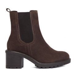 Botki Lasocki. Brązowe botki damskie Lasocki, bez obcasa, na słupku, bez zapięcia. Za 249.99 zł.