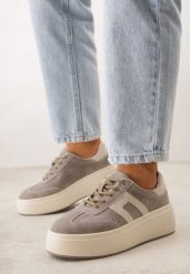 Ciemnobeżowe Zamszowe Sneakersy na Grubej Podeszwie z Perforacją i Ozdobą Sewtora. Brązowe obuwie sportowe damskie Born2be, z jeansu, bez zapięcia. Za 179.99 zł.