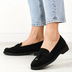 Czarne zamszowe mokasyny damskie Vinceza 58234. Czarne mokasyny damskie VINCEZA, na jesień, ze skóry, z okrągłym noskiem, bez obcasa. Za 159.00 zł.