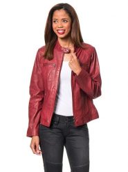 7eleven Skórzana kurtka "Melodia" w kolorze czerwonym rozmiar: 46. Czerwone kurtki damskie 7eleven, bez wzorów, z materiału, bez kaptura. Za 434.99 zł.