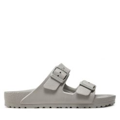 Klapki Birkenstock. Szare klapki damskie Birkenstock, bez wzorów, bez obcasa, bez zapięcia. Za 249.99 zł.