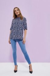 Jeansy push up niebieskie. Niebieskie jeansy damskie MOODO, bez wzorów, z bawełny. W wyprzedaży za 41.99 zł.