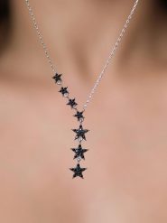 Lodie Silver Srebrny naszyjnik z elementem ozdobnym - dł. 43 cm rozmiar: onesize. Szare naszyjniki damskie Lodie Silver, srebrne. Za 96.95 zł.