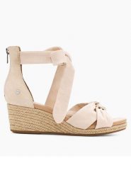 UGG Sandały "Yarrow" w kolorze beżowym na koturnie rozmiar: 38. Brązowe sandały damskie Ugg, bez wzorów, z otwartym noskiem, bez obcasa, na koturnie, bez zapięcia. Za 427.95 zł.