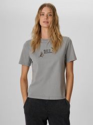 4F T-shirt loose z nadrukiem damski - szary XL. Szare t-shirty damskie 4F, m, bez wzorów, z bawełny, bez kołnierzyka. Za 79.99 zł.
