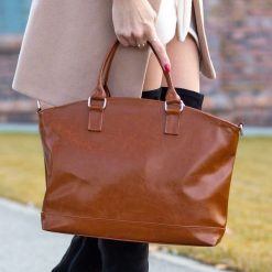 Torebka skórzana damska kuferek łódka DAN-A T194 camel. Brązowe kuferki damskie DAN-A, ze skóry, bez dodatków. Za 399.99 zł.