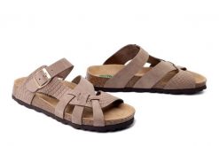 DR. BRINKMANN 701006-08 taupe, klapki damskie. Brązowe klapki damskie Dr. Brinkmann, bez wzorów, ze skóry, bez obcasa, bez zapięcia. Za 246.42 zł.