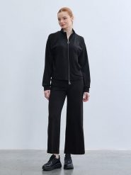 BGN Bluza w kolorze czarnym rozmiar: 36. Czarne bluzy damskie BGN, bez wzorów, bez kaptura. Za 104.64 zł.