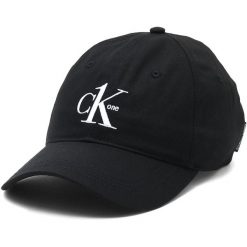 Czapka Calvin Klein, Kobiety. Czarne czapki z daszkiem damskie Calvin Klein, bez wzorów, z bawełny. Za 290.00 zł.