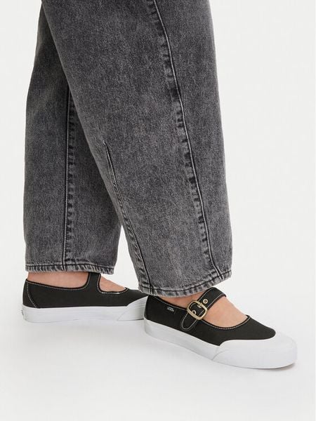 Vans Baleriny Mary Jane VN000CRR6BT1 Czarny. Czarne balerinki damskie Vans, bez wzorów. Za 319.99 zł.