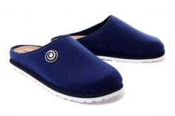 DR. BRINKMANN 320048-05 blau, kapcie/klapki damskie. Niebieskie kapcie damskie Dr. Brinkmann, z materiału. Za 159.90 zł.