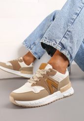 Ciemnobeżowe Sznurowane Sneakersy przed Kostkę na Płaskiej Podeszwie z Aplikacją Irines. Brązowe obuwie sportowe damskie Born2be, przed kostkę, bez zapięcia. Za 59.99 zł.