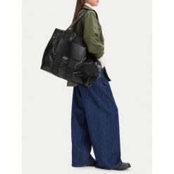 Torebka Hunter. Czarne shopper bag Hunter, bez wzorów, bez dodatków. Za 219.99 zł.