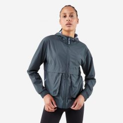 Kurtka do biegania wiatrówka damska Kiprun Run 500 Wind. Zielone kurtki damskie KIPRUN, na lato, l, bez wzorów, z elastanu, z kapturem. Za 149.99 zł.