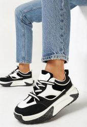 Czarne Sneakersy z Ozdobnymi Sznurowadłami i Wstawkami Plesca. Czarne obuwie sportowe casual damskie Born2be, z jeansu, bez zapięcia. Za 59.99 zł.