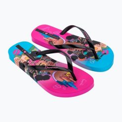 Japonki damskie Ipanema Graffiti V. Czarne klapki damskie Ipanema, bez wzorów, z materiału, bez obcasa, bez zapięcia. Za 119.99 zł.