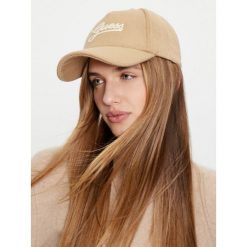 Czapka z daszkiem Guess. Brązowe czapki z daszkiem damskie Guess, z aplikacjami. Za 129.99 zł.