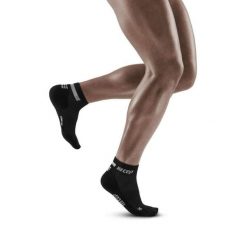 Krótkie skarpety kompresyjne CEP Compression the run V4. Czarne skarpetki damskie CEP, bez wzorów, z materiału. Za 64.00 zł.