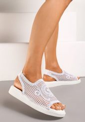 Białe Stylowe Sandały z Plecionymi Detalami i Paskiem na Piętę Matirra. Białe sandały damskie Renee, bez wzorów, bez obcasa, na płaskiej podeszwie, bez zapięcia. Za 74.99 zł.