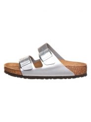 Birkenstock Klapki "Arizona" w kolorze srebrnym rozmiar: 36. Szare klapki damskie Birkenstock, bez wzorów, z otwartym noskiem, bez obcasa, bez zapięcia. Za 301.64 zł.