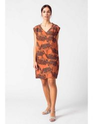 SKFK Sukienka "Aria" w kolorze czarno-pomarańczowym rozmiar: 36. Pomarańczowe sukienki damskie SKFK, bez wzorów, z lyocellu, bez ramiączek. Za 126.99 zł.