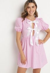 Różowa Rozkloszowana Sukienka w Kratkę Vichy w Stylu Retro z Wiązaniem Telionea. Czerwone sukienki damskie Born2be, bez wzorów, klasyczne, bez ramiączek. Za 99.99 zł.