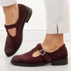 Bordowe welur skórzane Polskie półbuty damskie Deoni D658. Czerwone półbuty damskie Deoni, na jesień, bez wzorów, z jeansu, z okrągłym noskiem, bez obcasa, na płaskiej podeszwie, bez zapięcia. Za 429.00 zł.