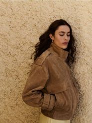 Kurtka ze skóry naturalnej - kremowy. Białe kurtki damskie Reserved, l, bez wzorów, ze skóry, bez kaptura. Za 599.99 zł.