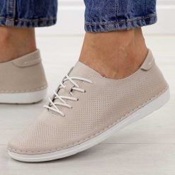 Beżowe ażurowe skórzane półbuty damskie S.Barski 7079. Brązowe półbuty damskie S.BARSKI, na jesień, w ażurowe wzory, z jeansu, bez obcasa, na płaskiej podeszwie, bez zapięcia. Za 239.00 zł.