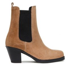 Botki Simple. Brązowe botki damskie Simple, bez obcasa, na słupku, bez zapięcia. Za 479.99 zł.