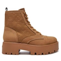 Botki Guess. Brązowe botki damskie Guess, bez obcasa, na płaskiej podeszwie, bez zapięcia. Za 379.99 zł.