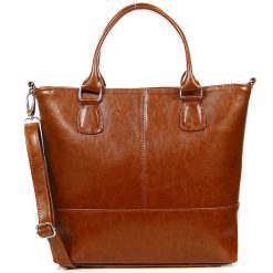 Torebka skórzana damska camel DAN-A T367. Brązowe kuferki damskie DAN-A, ze skóry, bez dodatków. Za 349.99 zł.