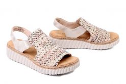 RIEKER 69276-60 beige, sandały damskie. Brązowe sandały damskie Rieker, bez wzorów, bez obcasa, na koturnie, bez zapięcia. Za 299.90 zł.