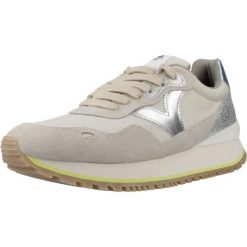 Buty VICTORIA VIENTO NYLON SERRAJE META Beżowy. Brązowe obuwie trekkingowe damskie Victoria, z nylonu, bez zapięcia. Za 278.99 zł.