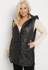 Czarna Kamizelka Pikowana z Odpinanym Kapturem i Kieszeniami Eravindia. Czarne kamizelki damskie Born2be, plus size, bez wzorów, z jeansu. Za 189.99 zł.